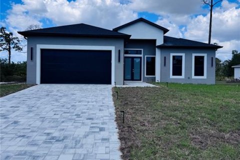 House in Port Charlotte, Florida 4 bedrooms, 172.43 sq.m. № 2135369