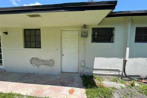 House in Miami Gardens, Florida 3 bedrooms, 113.53 sq.m. № 1763007 - photo 19