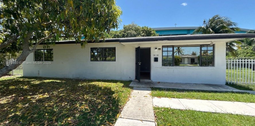 House in Miami Gardens, Florida 3 bedrooms, 113.53 sq.m. № 1763007