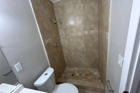House in Miami Gardens, Florida 3 bedrooms, 113.53 sq.m. № 1763007 - photo 14
