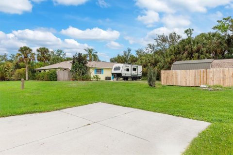 House in Port Charlotte, Florida 2 bedrooms, 124.21 sq.m. № 1447620 - photo 8