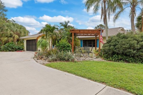 House in Port Charlotte, Florida 2 bedrooms, 124.21 sq.m. № 1447620 - photo 1