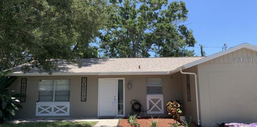 House in Clearwater, Florida 4 bedrooms, 124.95 sq.m. № 1831569