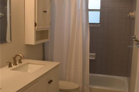 House in Clearwater, Florida 4 bedrooms, 124.95 sq.m. № 1831569 - photo 19