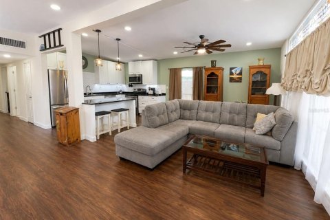 Villa ou maison à vendre à Bradenton, Floride: 4 chambres, 159.79 m2 № 2259392 - photo 6