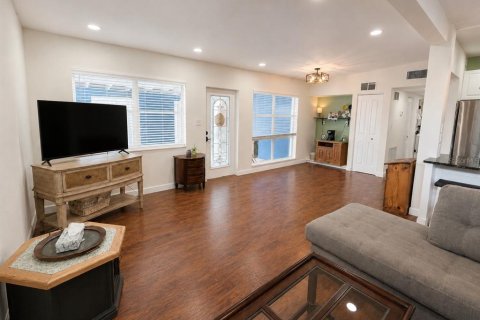 Villa ou maison à vendre à Bradenton, Floride: 4 chambres, 159.79 m2 № 2259392 - photo 4