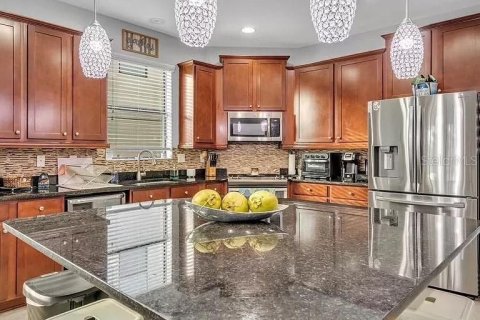 House in Lakeland, Florida 4 bedrooms, 272.67 sq.m. № 1515525 - photo 6