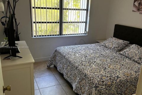 Condo in Miami, Florida, 2 bedrooms  № 1862270 - photo 9