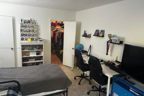 Condo in Miami, Florida, 2 bedrooms  № 1862270 - photo 10
