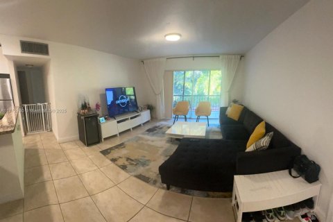 Condo in Miami, Florida, 2 bedrooms  № 1862270 - photo 5