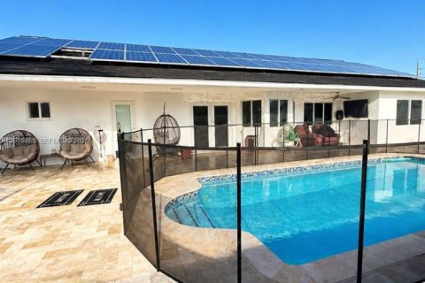Villa ou maison à vendre à Miami, Floride: 3 chambres, 170.1 m2 № 2146060 - photo 5