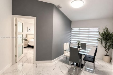 Villa ou maison à vendre à Miami, Floride: 3 chambres, 170.1 m2 № 2146060 - photo 17
