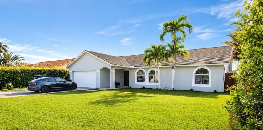 Villa ou maison à Miami, Floride 3 chambres, 170.1 m2 № 2146060