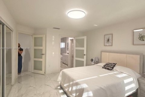 Villa ou maison à vendre à Miami, Floride: 3 chambres, 170.1 m2 № 2146060 - photo 21