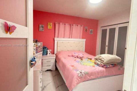 Villa ou maison à vendre à Miami, Floride: 3 chambres, 170.1 m2 № 2146060 - photo 24