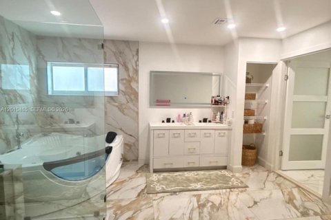 Villa ou maison à vendre à Miami, Floride: 3 chambres, 170.1 m2 № 2146060 - photo 14