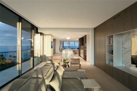 Купить кондоминиум в Бэл-Харбор, Флорида 3 спальни, 388.8м2, № 2025550 - фото 27