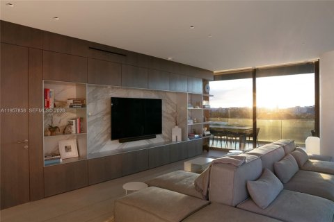 Купить кондоминиум в Бэл-Харбор, Флорида 3 спальни, 388.8м2, № 2025550 - фото 29