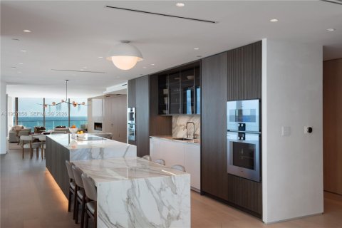 Купить кондоминиум в Бэл-Харбор, Флорида 3 спальни, 388.8м2, № 2025550 - фото 18