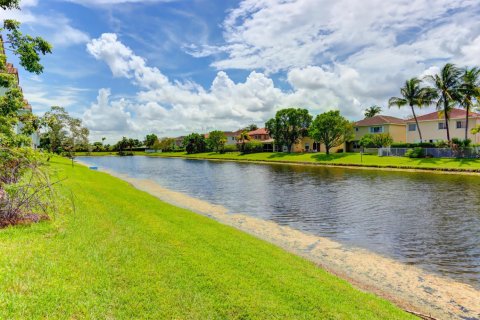 Adosado en venta en Riviera Beach, Florida, 2 dormitorios, 94.95 m2 № 2146159 - foto 3