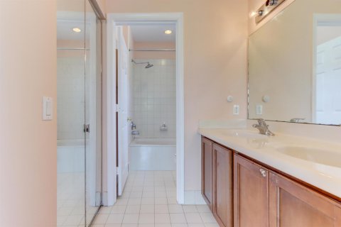 Adosado en venta en Riviera Beach, Florida, 2 dormitorios, 94.95 m2 № 2146159 - foto 18