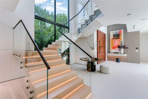 Villa ou maison à vendre à Miami, Floride: 7 chambres № 1987368 - photo 6