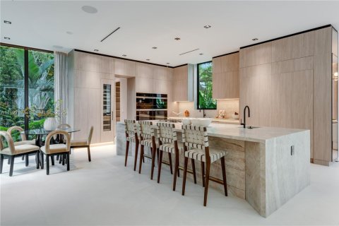 Villa ou maison à vendre à Miami, Floride: 7 chambres № 1987368 - photo 13