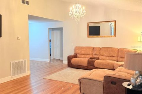 Casa en alquiler en Brandon, Florida, 3 dormitorios, 138.98 m2 № 2284622 - foto 19