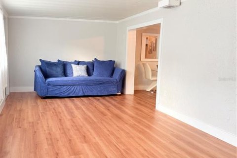 Casa en alquiler en Brandon, Florida, 3 dormitorios, 138.98 m2 № 2284622 - foto 14