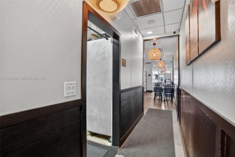 Immobilier commercial à vendre à Kendall, Floride № 2048719 - photo 16