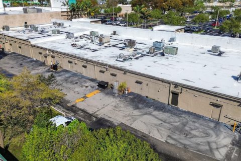 Immobilier commercial à vendre à Kendall, Floride № 2048719 - photo 20