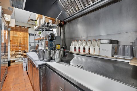 Immobilier commercial à vendre à Kendall, Floride № 2048719 - photo 13