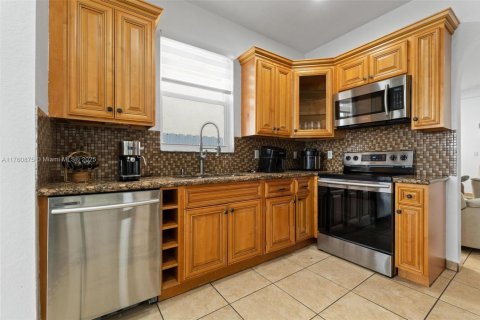 House in Homestead, Florida 3 bedrooms, 149.57 sq.m. № 1727090 - photo 10