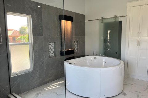 Casa en venta en Tierra Verde, Florida, 4 dormitorios, 343.74 m2 № 1813580 - foto 6