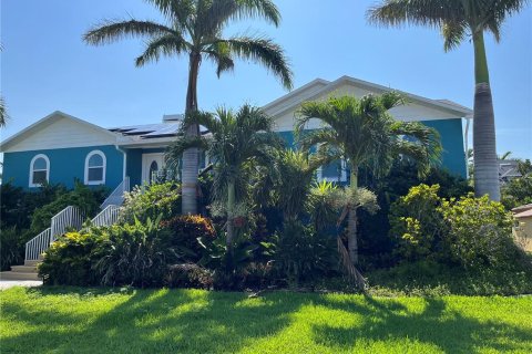 Casa en venta en Tierra Verde, Florida, 4 dormitorios, 343.74 m2 № 1813580 - foto 1