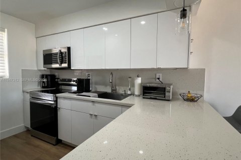 Copropriété à vendre à Miami, Floride: 2 chambres, 91.6 m2 № 2003518 - photo 1