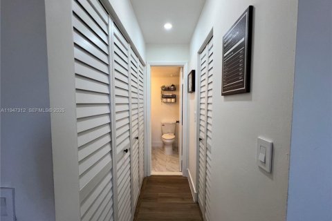 Copropriété à vendre à Miami, Floride: 2 chambres, 91.6 m2 № 2003518 - photo 13