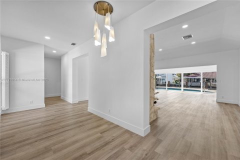 Casa en venta en Boca Raton, Florida, 3 dormitorios, 307.69 m2 № 1706474 - foto 4