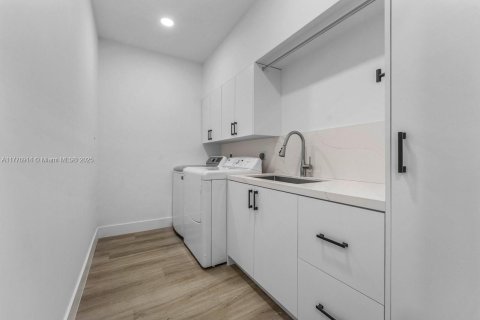 Casa en venta en Boca Raton, Florida, 3 dormitorios, 307.69 m2 № 1706474 - foto 10