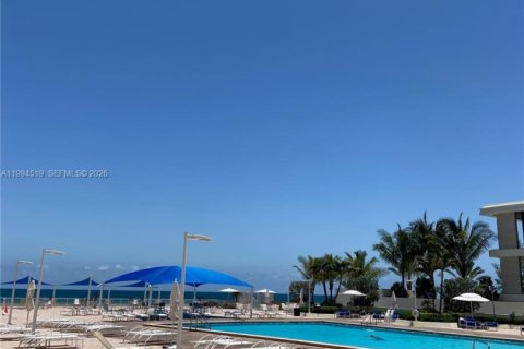 Condominio en venta en Hallandale Beach, Florida, 1 dormitorio, 68.56 m2 № 2090669 - foto 4