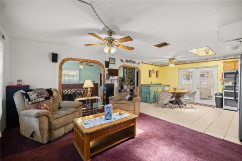 House in Ocklawaha, Florida 3 bedrooms, 123.19 sq.m. № 1644387 - photo 5