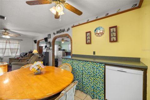 House in Ocklawaha, Florida 3 bedrooms, 123.19 sq.m. № 1644387 - photo 11