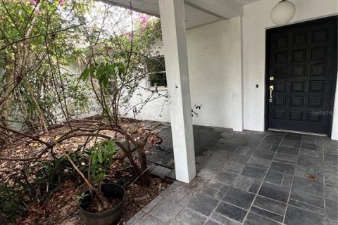 House in Tarpon Springs, Florida 3 bedrooms, 264.4 sq.m. № 2239705 - photo 12