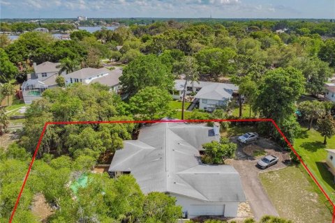 House in Tarpon Springs, Florida 3 bedrooms, 264.4 sq.m. № 2239705 - photo 6