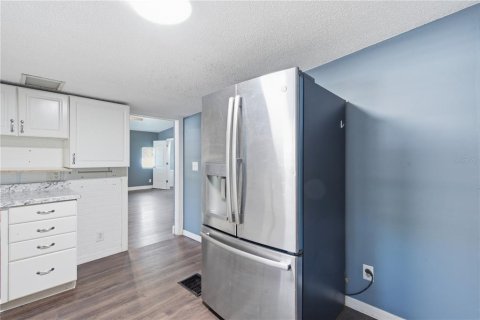 Villa ou maison à vendre à Zephyrhills, Floride: 2 chambres, 95.22 m2 № 2229113 - photo 22