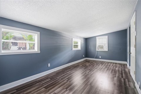 Villa ou maison à vendre à Zephyrhills, Floride: 2 chambres, 95.22 m2 № 2229113 - photo 28