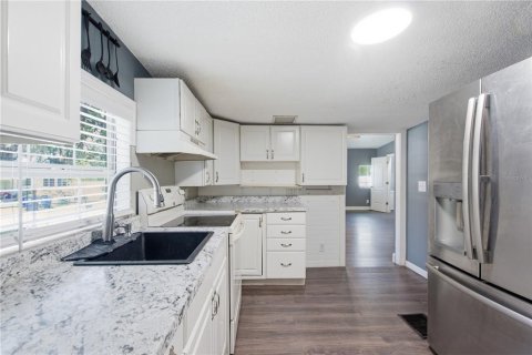 Villa ou maison à vendre à Zephyrhills, Floride: 2 chambres, 95.22 m2 № 2229113 - photo 20