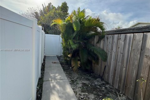 Appartement à louer à Wilton Manors, Floride: 3 chambres, 212.93 m2 № 2044972 - photo 3