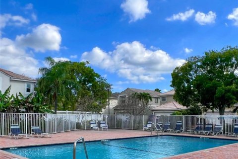 Villa ou maison à louer à Coral Springs, Floride: 3 chambres, 197.7 m2 № 1024655 - photo 1