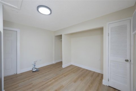 Propiedad comercial en venta en Saint Petersburg, Florida, 2 dormitorios, 116.59 m2 № 2224357 - foto 17